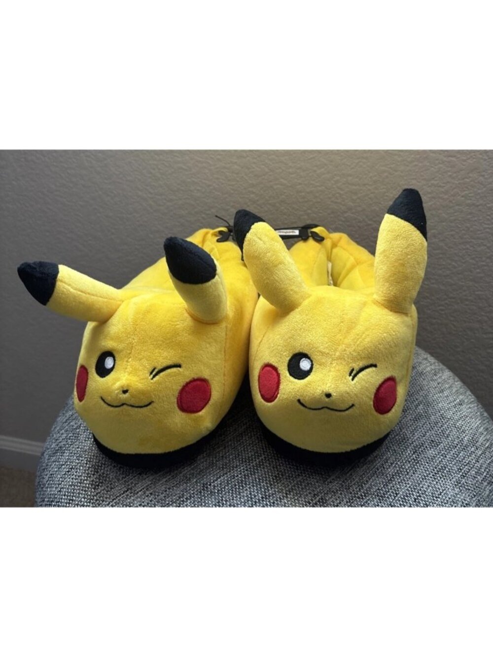 Pokemon Winking Pikachu Yellow Slippers Size 11-12 Boys Girls  NEW